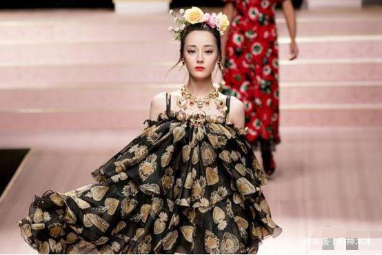 热巴颜值下降被曝每期要求《极挑》后期磨皮，镜头加厚美颜！