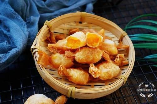 酥脆|冬天，试试红薯的新吃法，酥脆香甜，花钱不多，一口一个真过瘾