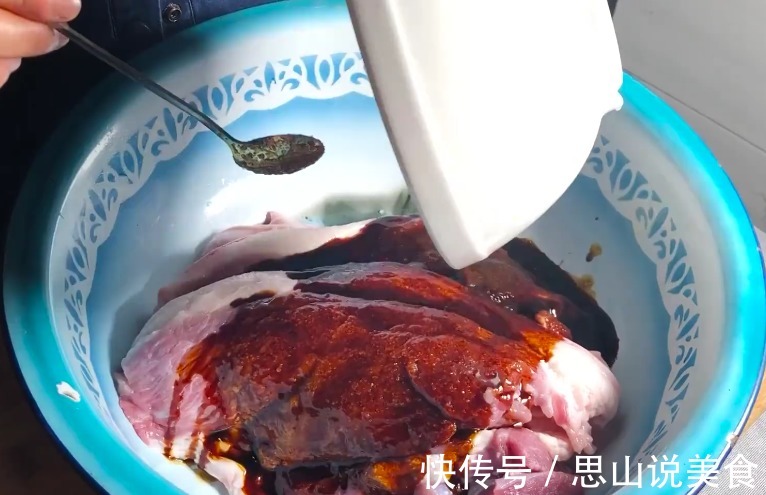 五花肉别做老一套了,试试这个新做法,香味四溢,比红烧肉过瘾