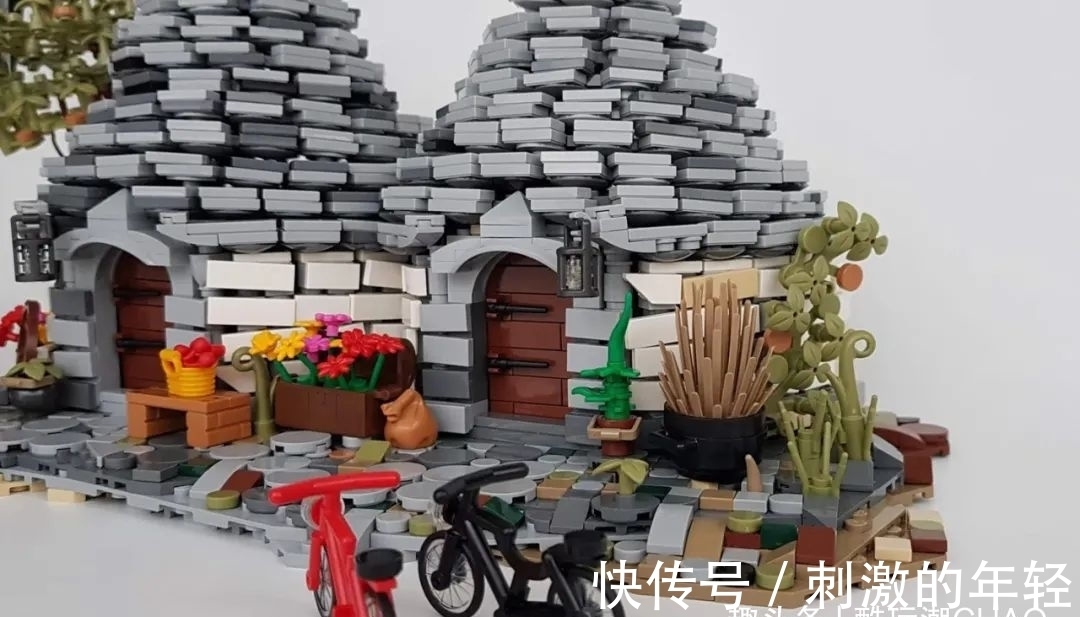 n乐高Ideas作品阿尔贝罗贝洛的圆顶石屋获得10000票支持