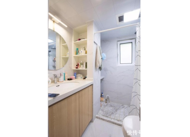 梳妆台|60平混搭风设计用红砖墙搭配木质感,营造复古而又温馨的感觉