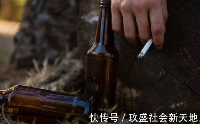 高血压患者|4种“食物”尽量少碰，避免血压飙升，再不停止！降压药等于“白吃”