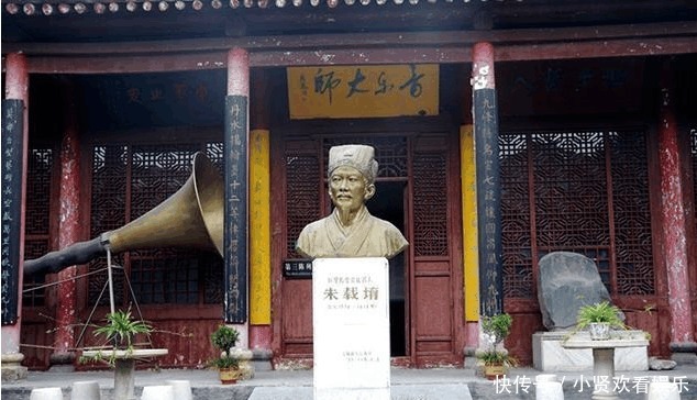 创下|朱元璋9世孙, 自建土楼闭关19年, 最终创下六个世界第一