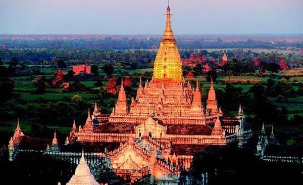 安东国王|他当过和尚,成为柬埔寨国王,住着草房,却拥有了四百多位妃子