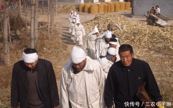  俗语|农村俗语“雨打灵辈辈穷，雨打墓辈辈富”，是什么意思?