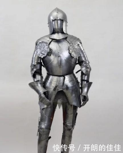 中世纪|中世纪这五种盔甲价格各异，富人刀枪难入，穷人只能用布甲骗自己