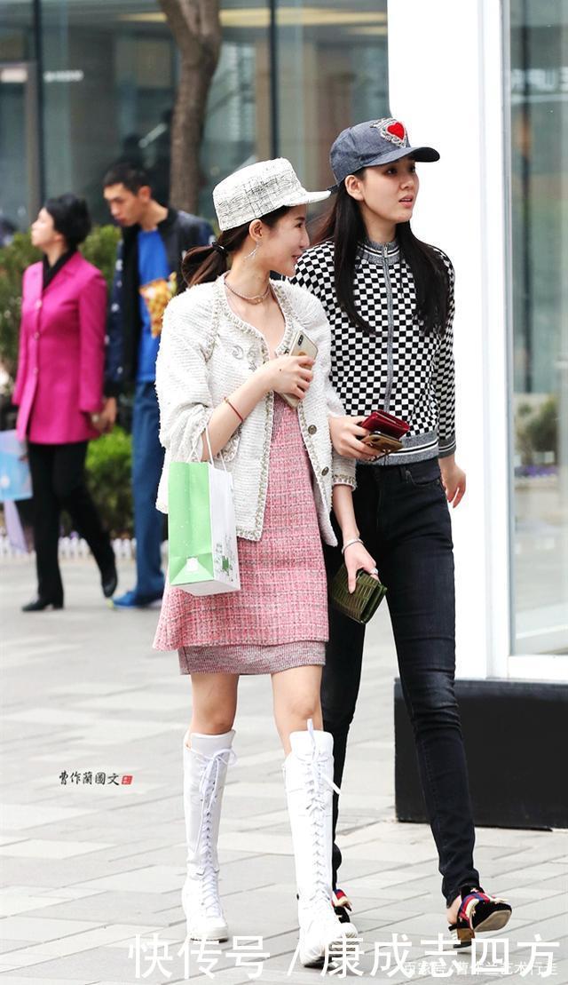 高筒靴,美女选择白色的,不仅吸睛亮眼,而且时髦感和帅气翻番