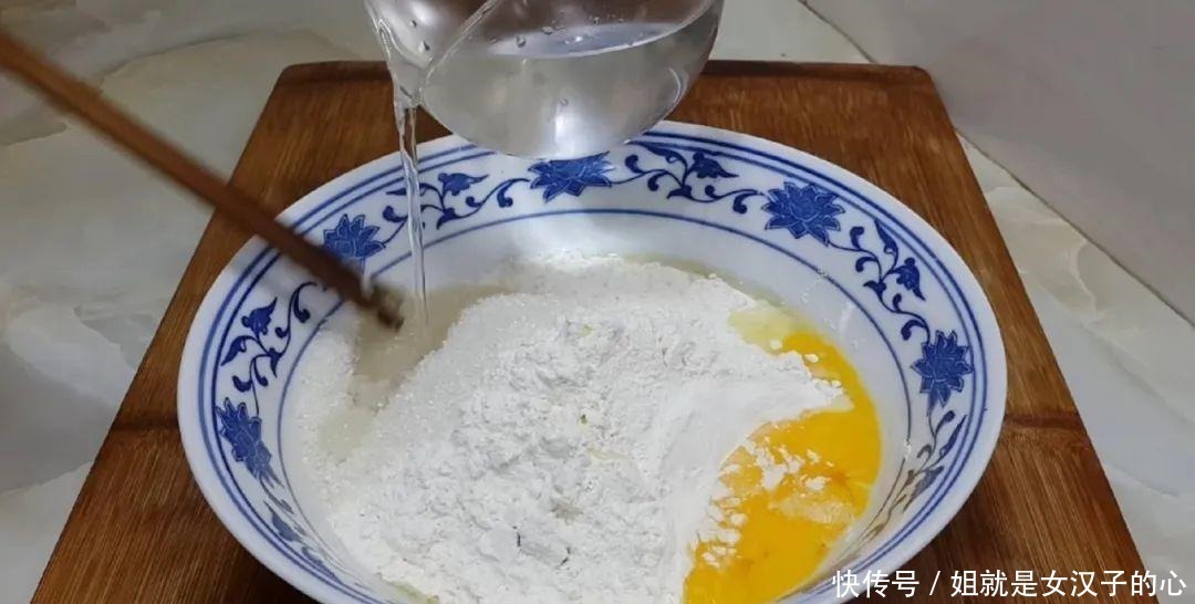 面团|爱吃烧饼的要收藏了,开水一烫,个个松软香甜,学会都能开店了