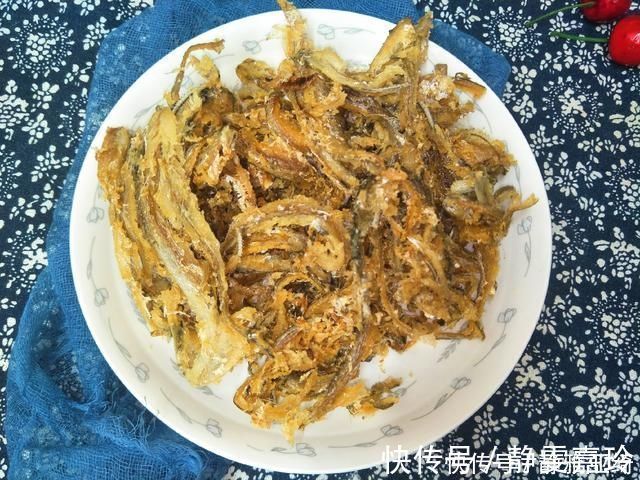 面粉|干炸小黄鱼，怎样才能又酥又香？不加面粉炸鱼，又酥又好吃