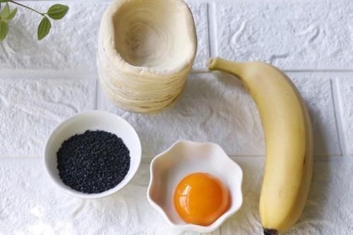 只用1根香蕉，教你做快香蕉酥，层层起酥，香甜好吃