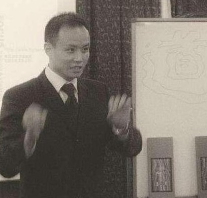 从“金牌主持”到“街头演讲”,乐嘉渐变人生背后,皆是因果轮回