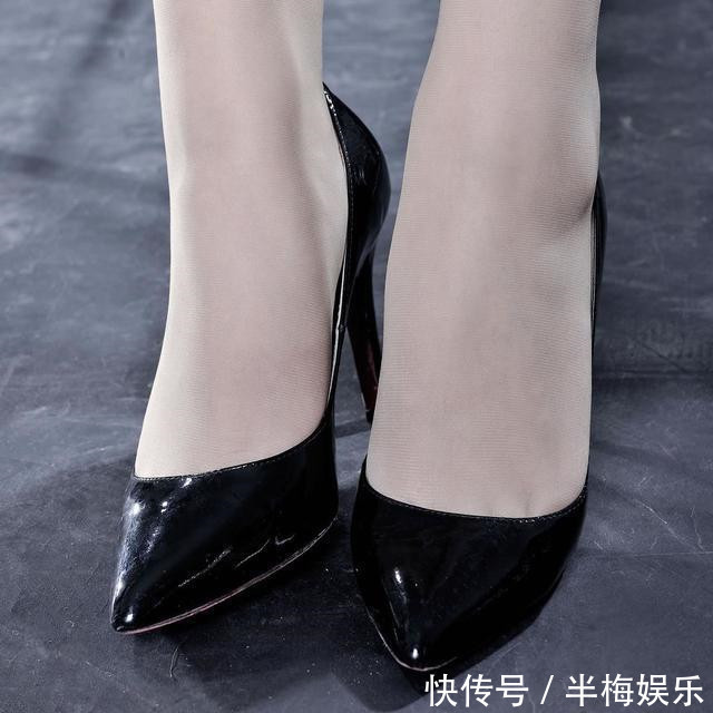 细跟 细跟高跟鞋简洁而不单调,气质出众更加百搭