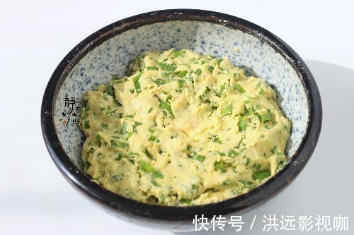 粗粮|不用早起也能吃到，粗粮发面早餐饼，加点菜叶如此煎，味道真是好
