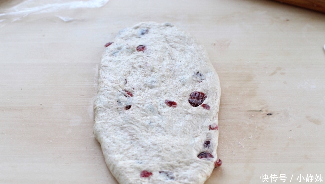 松软|终于找到面包最省力的做法了，不用揉面、不加黄油，照样松软无比
