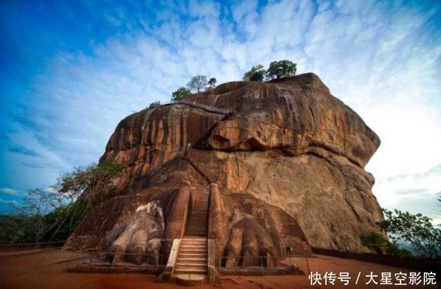 斯里兰卡一宫殿，建于200米高空1.6万平方米，堪称世界第八大奇迹