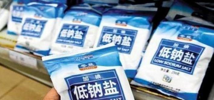 买食盐时,不管什么牌子,看准这“2个字”,一眼便知道真假
