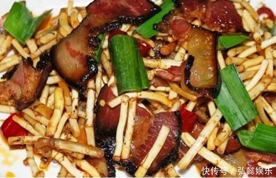 亲戚来家做客,用几道家常菜招待,都说比饭店的还好吃,口齿留香