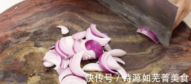 酸菜|水煮牛肉想要做得好吃,要记住关键这一步,麻辣醇香,滑嫩不柴!