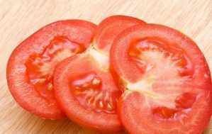 维生素c|西红柿是“养颜果”,但不能和它同食,可惜很多人不知道!