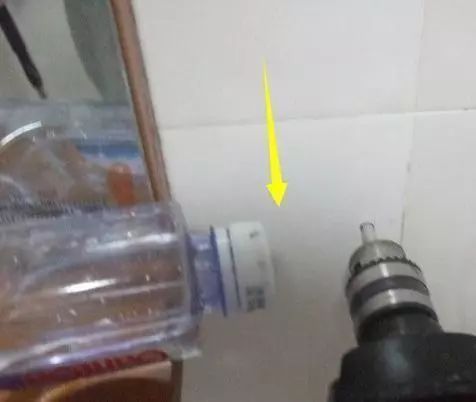 瓷砖|瓷砖钻眼打孔容易碎怎么破?老师傅来支招,再也不会浪费材料了