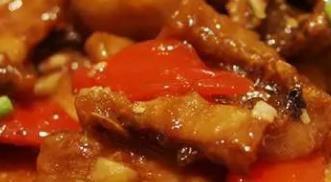 鲜美|肉质滑嫩鲜美,下饭爽口,用汤汁拌饭,都能再吃下一碗,倍有食欲