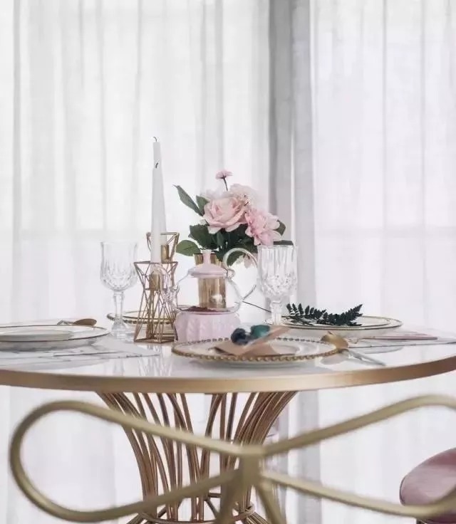 石膏线|85平两居室,这是我见过最轻奢漂亮、有品位的装修,太让人心动!