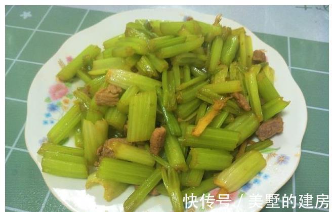 好吃|炒芹菜时,下锅前多加1步,芹菜更清脆好吃,美味又下饭