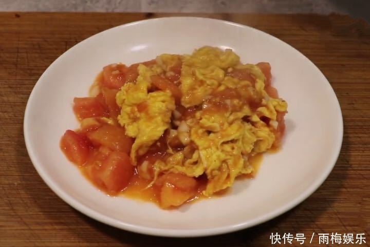 番茄炒鸡蛋，先炒番茄还是鸡蛋？很多人弄错，难怪难吃，腥味重
