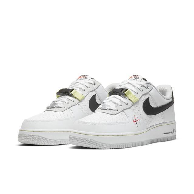 机能纽扣太帅了!全新Air Force 1正式登场
