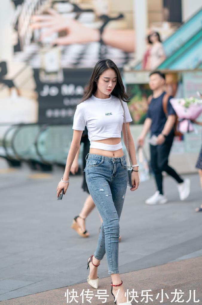 牛仔裤|非常自信的气质美女,一个人走在街上,散发着独特的味道和气息
