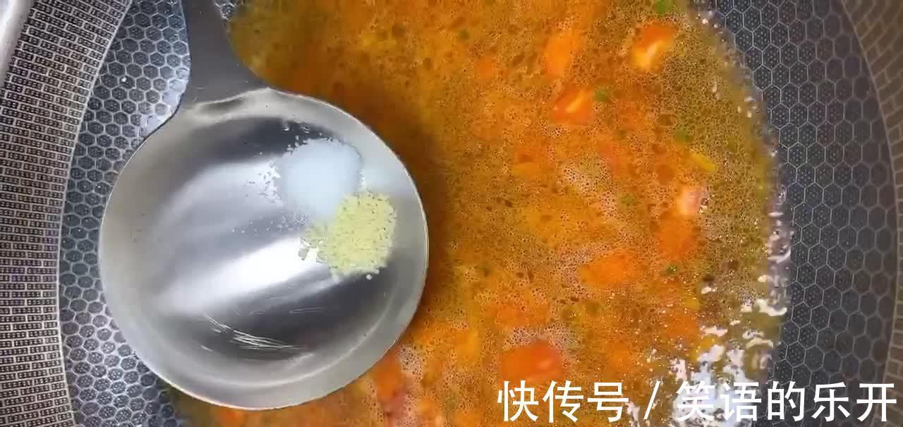 西红柿鸡蛋煮面，酸甜开胃增进食欲，易消化易吸收