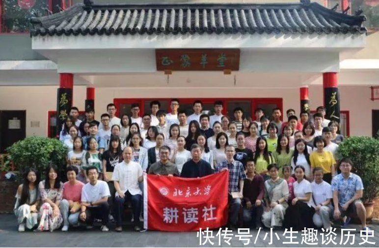 父母&北大硕士邓文庆:毕业出家为僧,父母苦劝无果,反倒一起搬入寺中