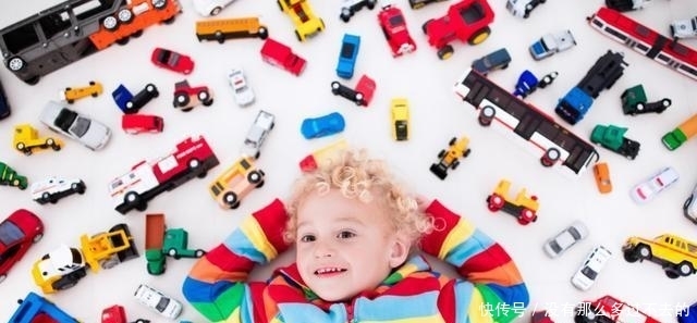 回答|“妈,你能给我买多贵的玩具?”父母的回答里藏着孩子的理财能力