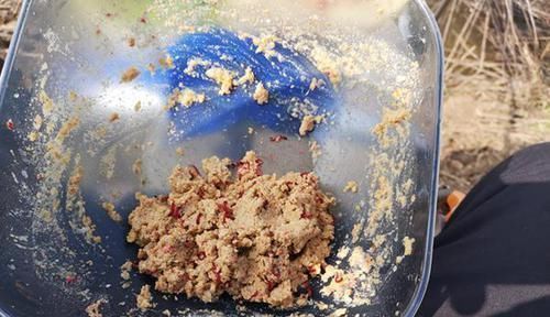 细分状|天冷了,饵料这样搭配鲫鱼最喜欢,别不信,不怕大鲫鱼不上钩!