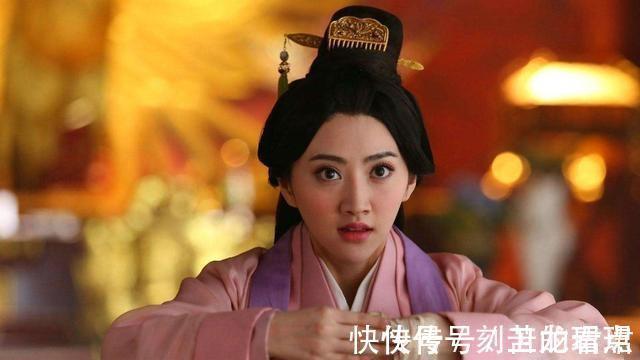 白团扇#自古深情留不住,一首流传千年的宫怨诗,一针见血指出真相