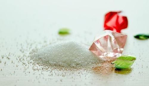 男性用盐水泡脚能养肾,但要注意泡脚禁忌,不然泡了或也白泡