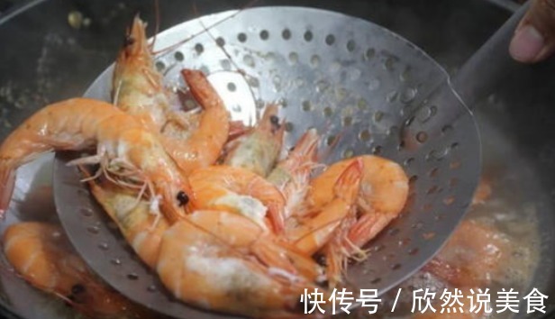 煮冷冻虾时,别直接下锅煮!再加这一步,虾肉新鲜嫩滑,好吃不腥