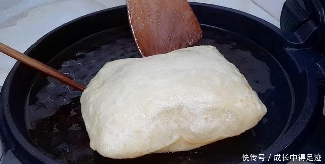 大泡|爱吃烙饼的要收藏了，加4个鸡蛋，个个空心鼓大泡，比手抓饼好吃