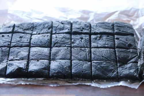 自制黑芝麻汤圆，流心馅料，比买的还要好吃，元宵节做给家人吃！