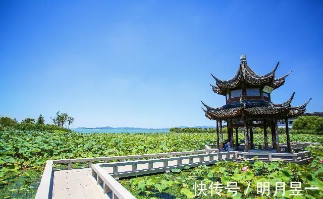 阳台|这家民宿自带大院子，还有一间特色红木雕花套房，顶楼透明观景阳台视野开阔