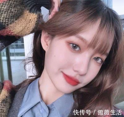 鼻梁|初中女生常做这“3动作”,鼻子“越变越精致”,校花都甘拜下风