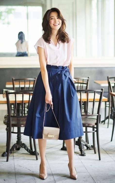 【2021办公室穿搭】日韩大热上班造型，5条穿搭公式变身时尚优雅的气质OL！