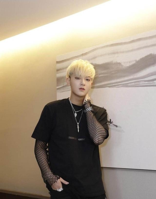 黄忠东|霸道总裁黄子韬能屈能伸,为自家艺人撑腰绝不退缩,中国好老板!