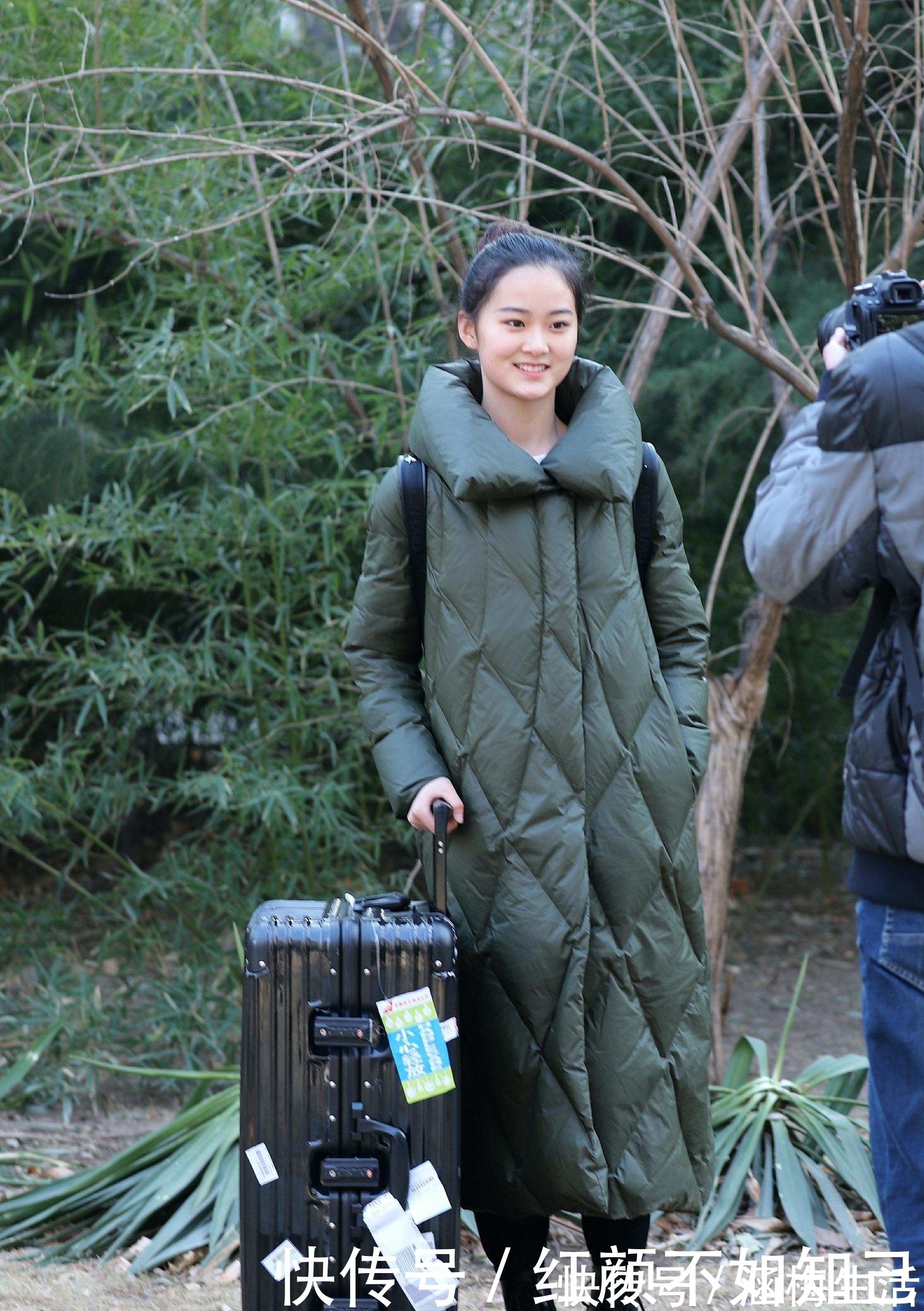 刘海|为什么艺考的女生都喜欢扎头发、不留刘海呢?内行人说出“真相”