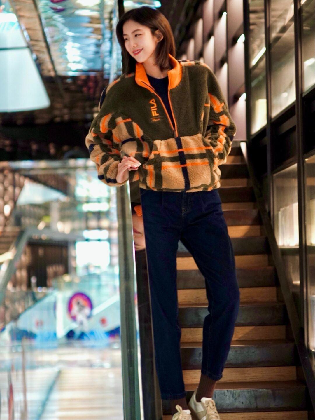 单品 冬季减龄首选当然是“羊羔绒外套”,以下款式实用洋气,赚足回头率