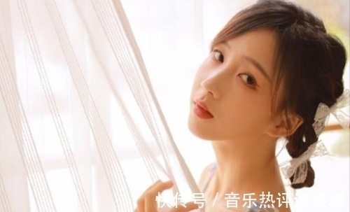 相思扣!婉约秋词十二首:水中载情愁不尽,花下相思扣心魂