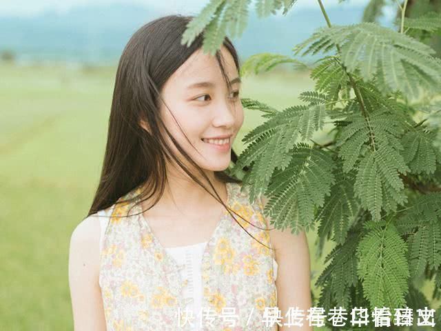 小姐姐 女孩子3种发型留久了,“发际线”易上移,尤其第2种,可别忽视了