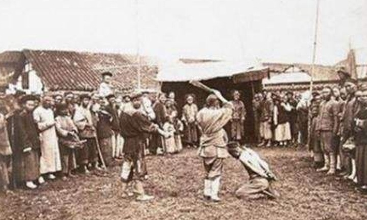 孙之獬一言害死数百万汉人,全家7人因此丧命,孙之獬更惨