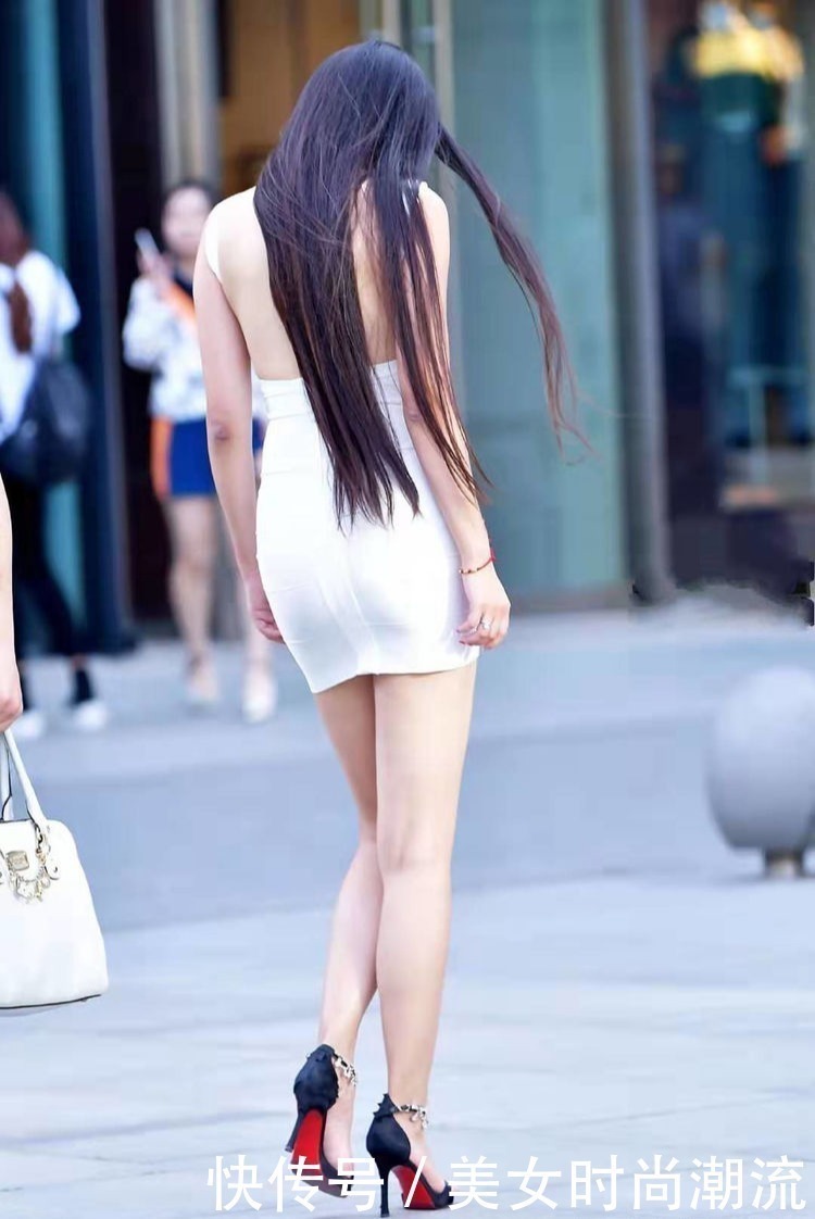 咖啡色|长发飘逸的气质美女，火辣身材穿上包臀裙，展现完美好身材