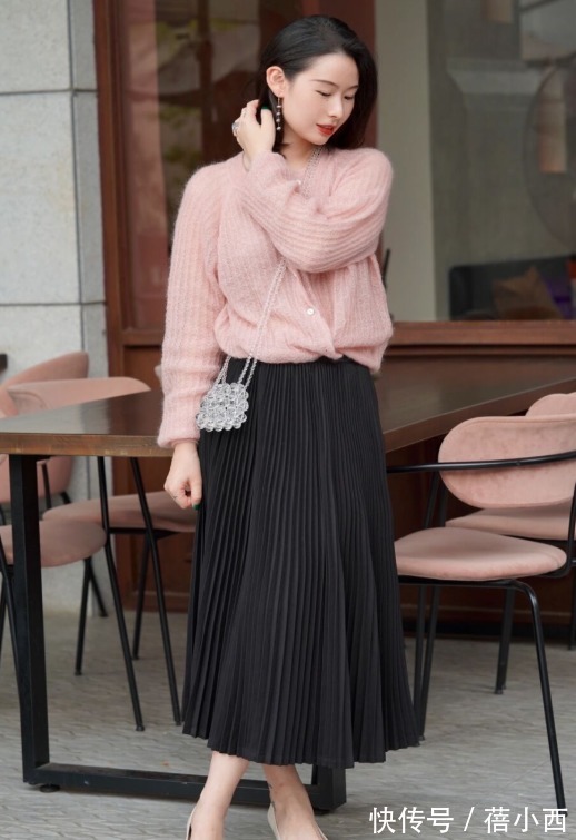 高领衫 春季最火搭法还是“针织衫+半身裙”,不挑人又chic,穿出好气质